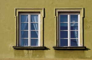 Курение убивает: подросток выпал из окна четвертого этажа