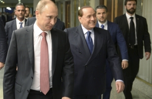 Берлускони подарил Путину пододеяльник