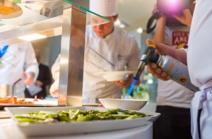 Ресторатор: повар взял свой нож и поехал. При чем тут латышский язык?