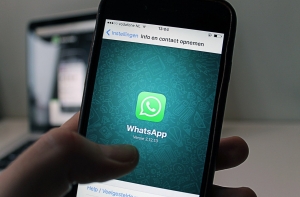 WhatsApp обвинили в копировании эмодзи у Apple
