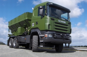 Пардаугава: грузовик латвийской армии столкнулся с легковой машиной