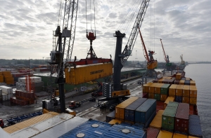 В Рижском порту обслужено крупное грузовое судно НАТО