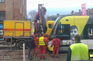 В Риге в обе стороны приостановлено движение 11-го трамвая