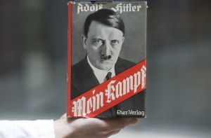 Драматург: Гитлер не стал бы диктатором, если бы посвятил себя искусству