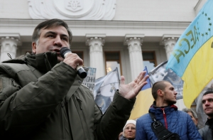 В Киеве на митинг Саакашвили пришли около 400 человек