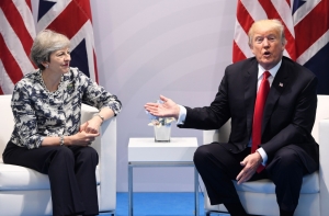 «Не фокусируйтесь на мне»: Трамп обрушился на Мэй после ее критики в свой адрес