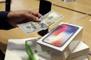 Новый рекорд: стоимость компании Apple достигла 900 млрд долларов