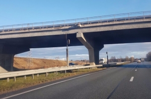 Поджигатели возвращаются: на шоссе Рига-Елгава сожжены два фоторадара