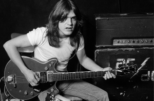 Скончался основатель группы AC/DC Малькольм Янг