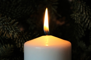 Мальчик получил тяжелые ожоги от пламени свечи