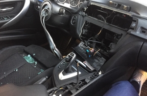 Эпидемия дерзких автокраж: воры «раздели» очередную BMW