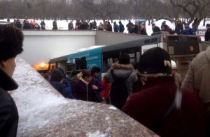 В Москве автобус въехал в подземный переход: есть жертвы