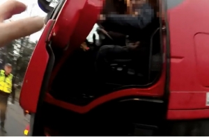 В Риге задержан сильно пьяный водитель грузовой фуры