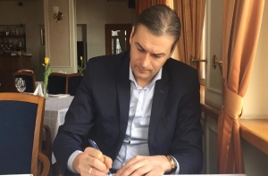 Арестовано имущество и счета Бондарса: политик живет на минимальную зарплату