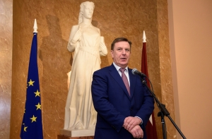 Поздравление премьера: нас ждет выдающийся год, давайте верить в лучшее!