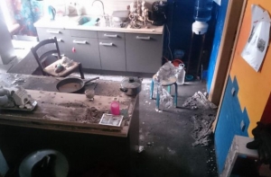 Оставшаяся без дома мама троих детей поблагодарила латвийцев за помощь