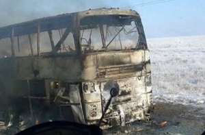 52 человека заживо сгорели в автобусе в Казахстане