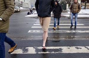 В Даугаве проходят Крещенские купания