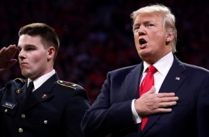 Трампа поймали на незнании гимна США 