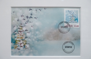 Сестра-близнец открыла выставку погибшей в Золитуде художницы