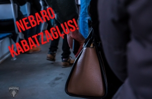 Очевидцы: фура перевернулась в Балтэзерсе