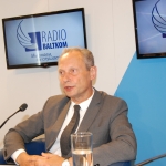 Эксперт: сокращение школ позволит платить учителям больше