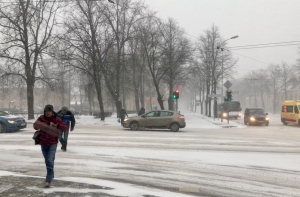 Из-за погодных условий в Латгале и Видземе затруднено дорожное движение