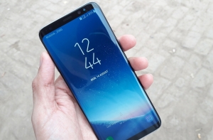 В сети появились фотографии нового Samsung Galaxy