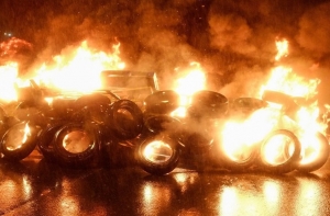 Во Франции более 130 тюрем заблокированы из-за протестов