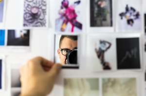 Специалисты выяснили, за кем нарциссы следят в Instagram