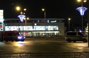 Мужчина прыгнул в рижский канал, а потом пытался сбежать от медиков