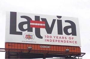 Столетие Латвии: в США появилась поздравительная «открытка» на билборде