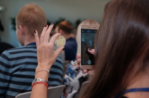 Биткоину отказали в звании лучшей криптовалюты