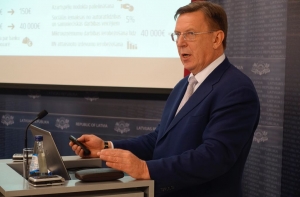 Премьер: надеюсь, переведем школы на госязык без крупных скандалов