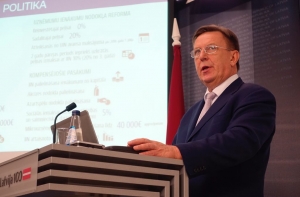 «Что? Впервые слышу»: премьер не знает о существовании приложения «Друг языка»