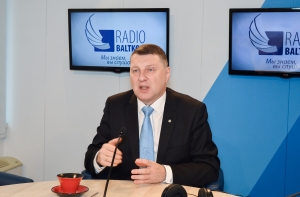 Вейонис: Римшевич должен уйти с должности президента Банка Латвии