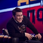 Шоу «Деньги или позор»: Азамату Мусагалиеву предложили съесть сырые козьи ноги