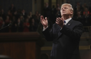 Шесть минут аплодисментов: в Twitter посмеялись над Трампом