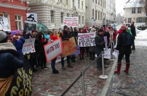 В Риге прошло шествие в честь 8 марта