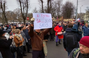 В Риге прошел «марш с барабанами» против школьной реформы