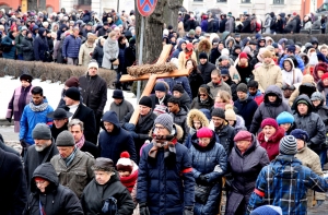 В Риге свыше тысячи человек вышли на экуменический крестный ход