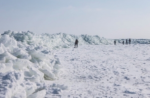 Зимняя сказка в Латвии: трехметровые льдины и замерзший водопад