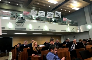 Ночные посиделки в Рижской думе: оппозиция не сможет дискутировать бесконечно