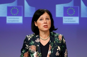 Еврокомиссар объявила о жестких мерах в отношении Facebook