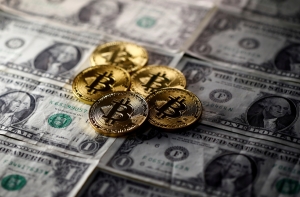 Курс биткоина опустился ниже 9 тысяч долларов