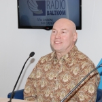 Сухоруков: голливудские актрисы протестуют в черных платьях с декольте ниже сисек