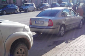 Торговец-мошенник обманывает пожилых людей в городах Латвии