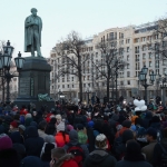 В Москве на акцию в память о жертвах пожара в Кемерове пришли сотни человек
