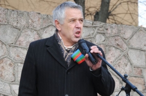Суд решил оставить Гапоненко под арестом