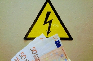 Экономист: траты на электроэнергию лягут на плечи населения